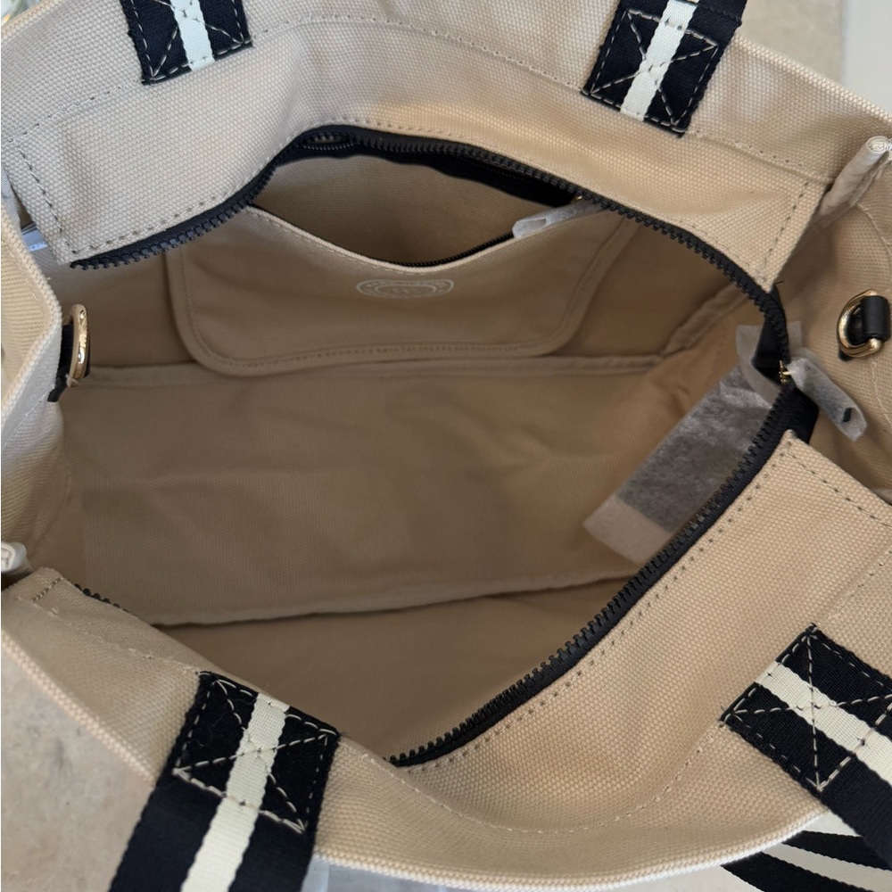 NWT Marc Jacobs Signet Canvas Tote - Picture 4 of 4